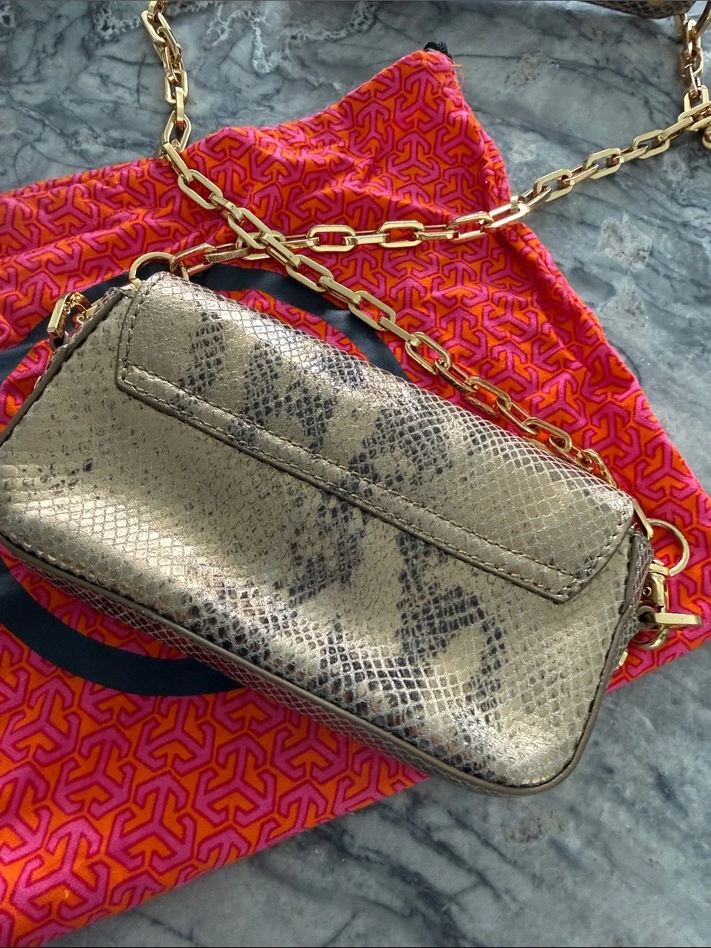 Tory Burch Metallic Snake-Effect Crossbody Bag - Gold